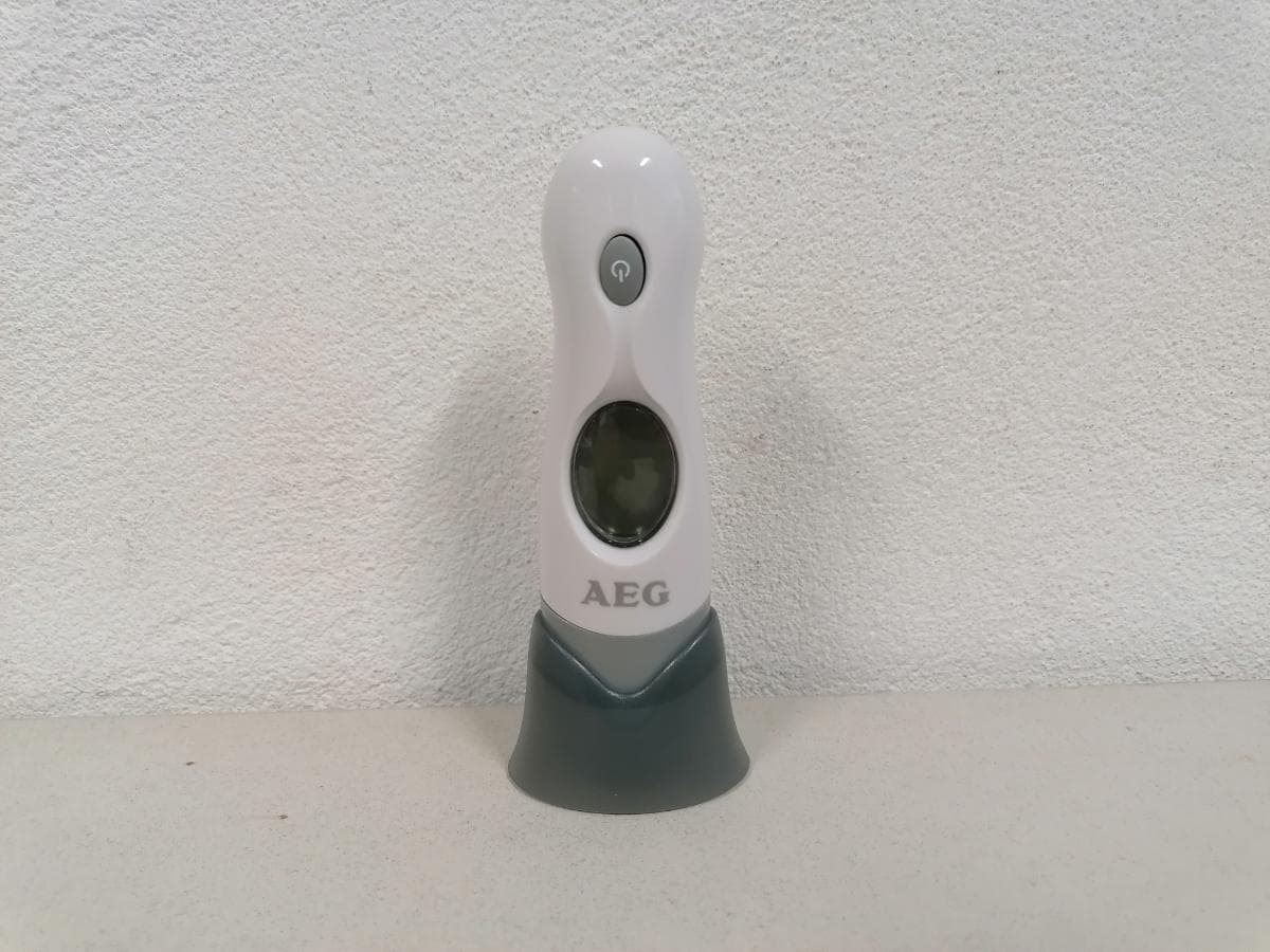 Telefone + Medidor Tensão Arterial + Máquina Barbear + Termómetro + Auricular — imagem 19