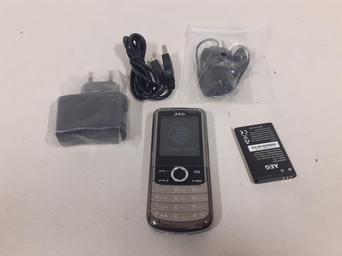 Telefone + Máquina Barbear + Telemóvel — imagem 3