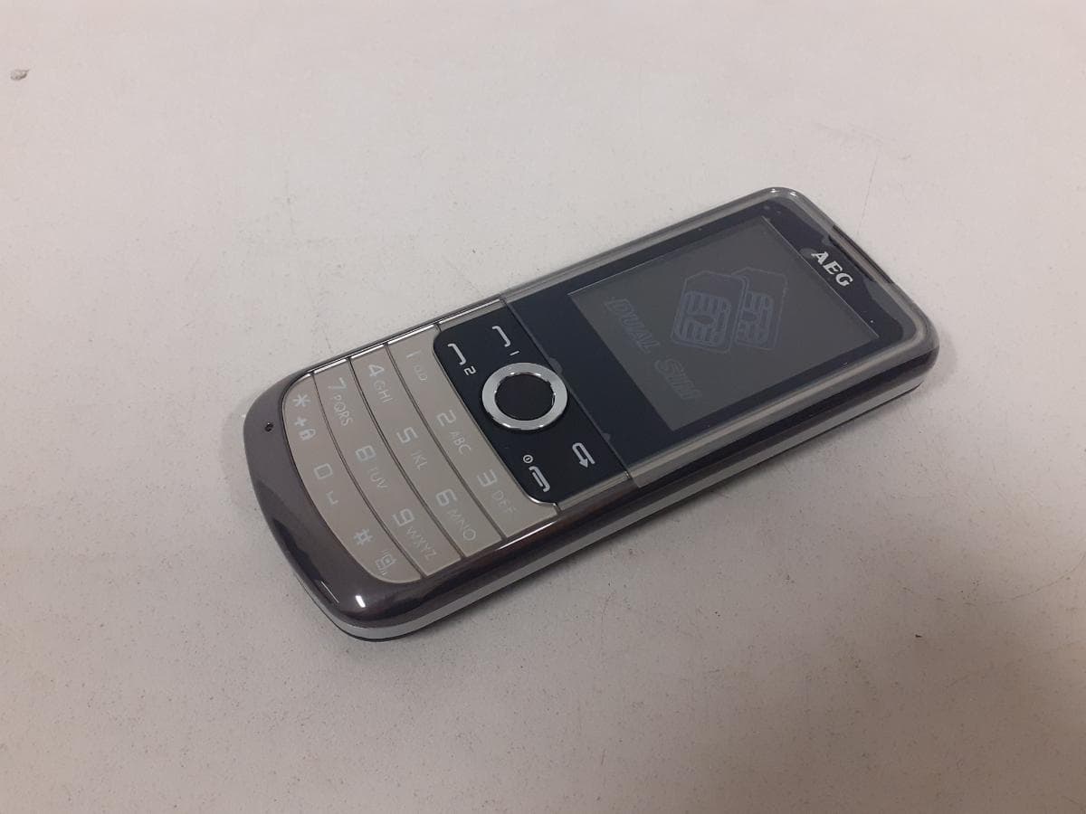 Téléphone + Rasoir + Téléphone portable — image 9