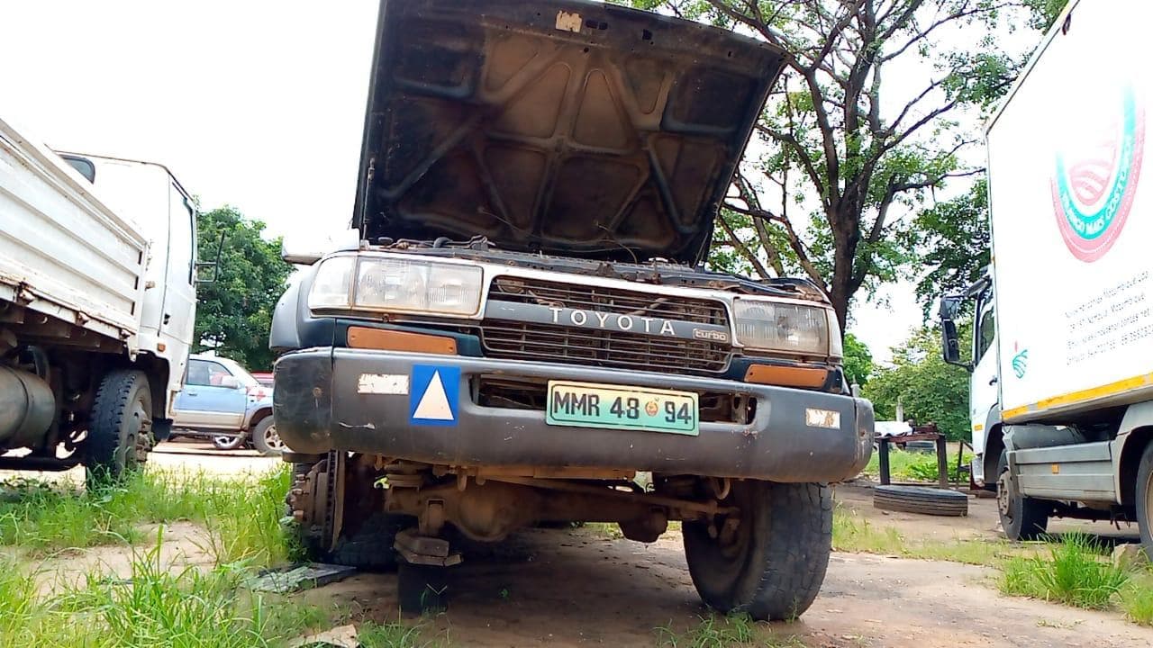 Toyota Land Cruiser VX · — image 3