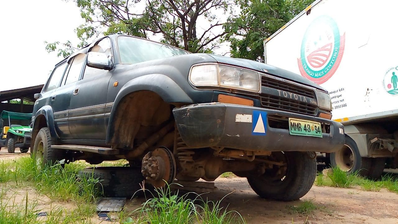 Toyota Land Cruiser VX · — image 5