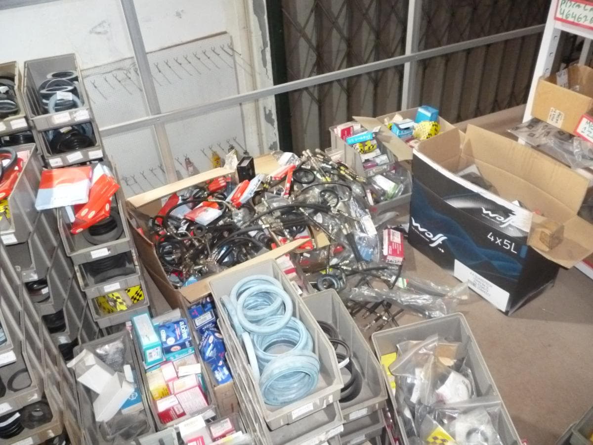 Equipamento  Automóvel + Estantes + Porta paletes + Stacker + Equipamento de Escritório + Diversos — image 29