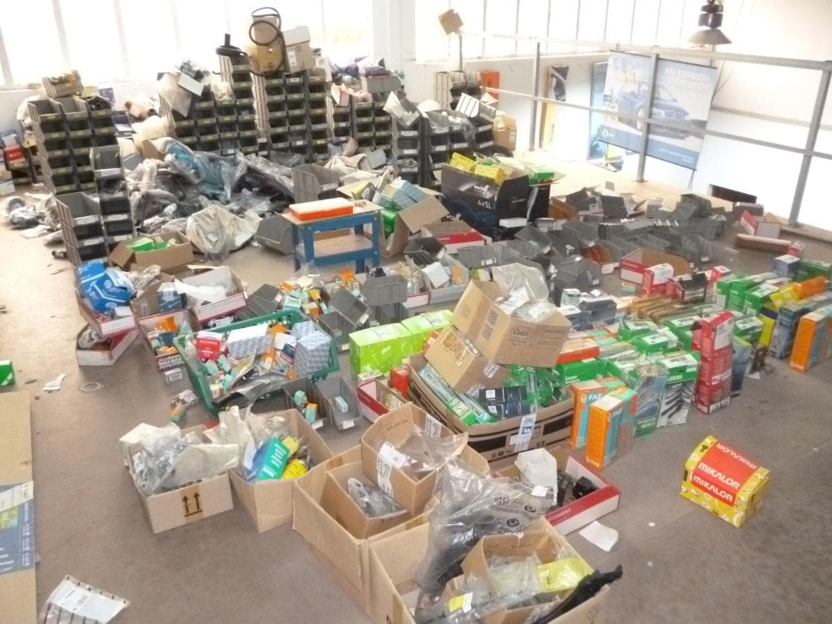 Equipamento  Automóvel + Estantes + Porta paletes + Stacker + Equipamento de Escritório + Diversos — image 6