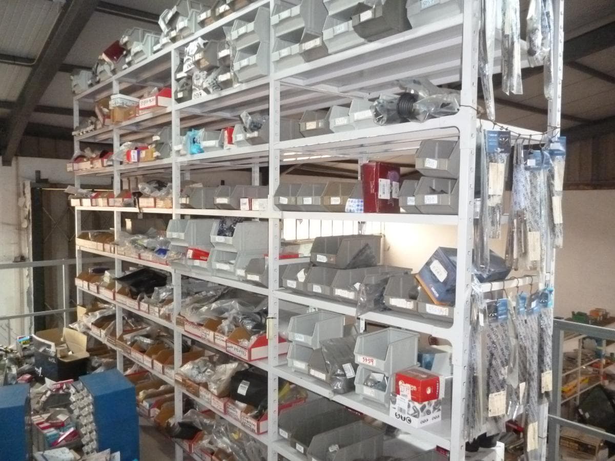 Equipamento  Automóvel + Estantes + Porta paletes + Stacker + Equipamento de Escritório + Diversos — image 31