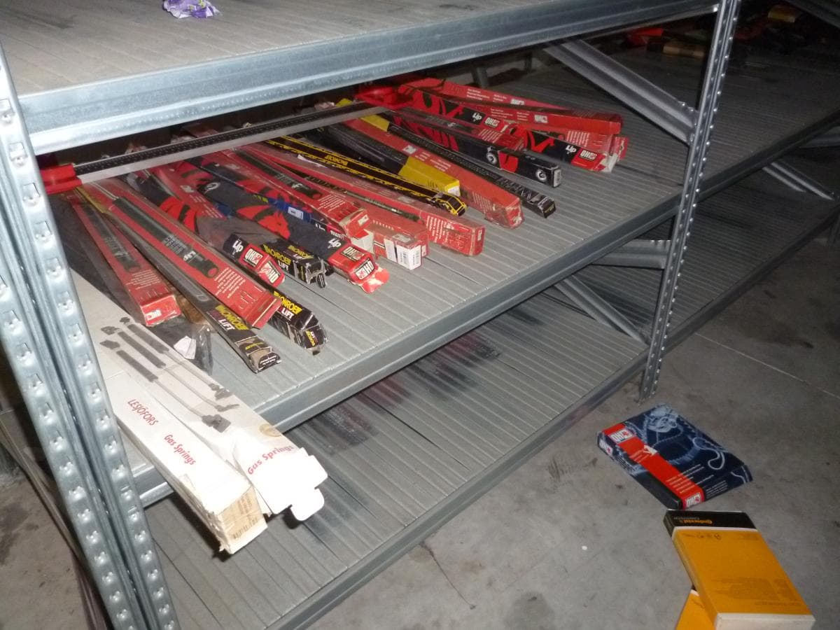 Equipamento  Automóvel + Estantes + Porta paletes + Stacker + Equipamento de Escritório + Diversos — image 37
