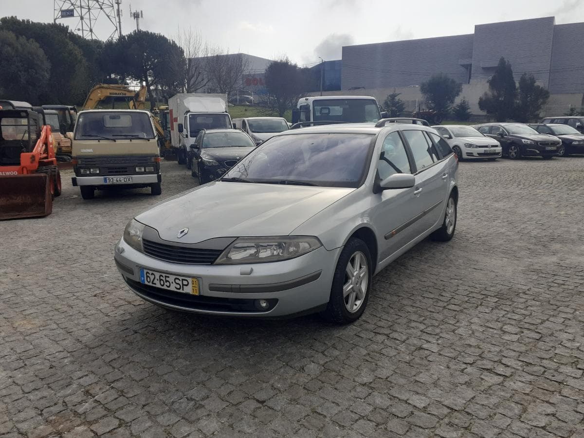 Renault Laguna 1.9 DCI · Ano 2001 — image 1