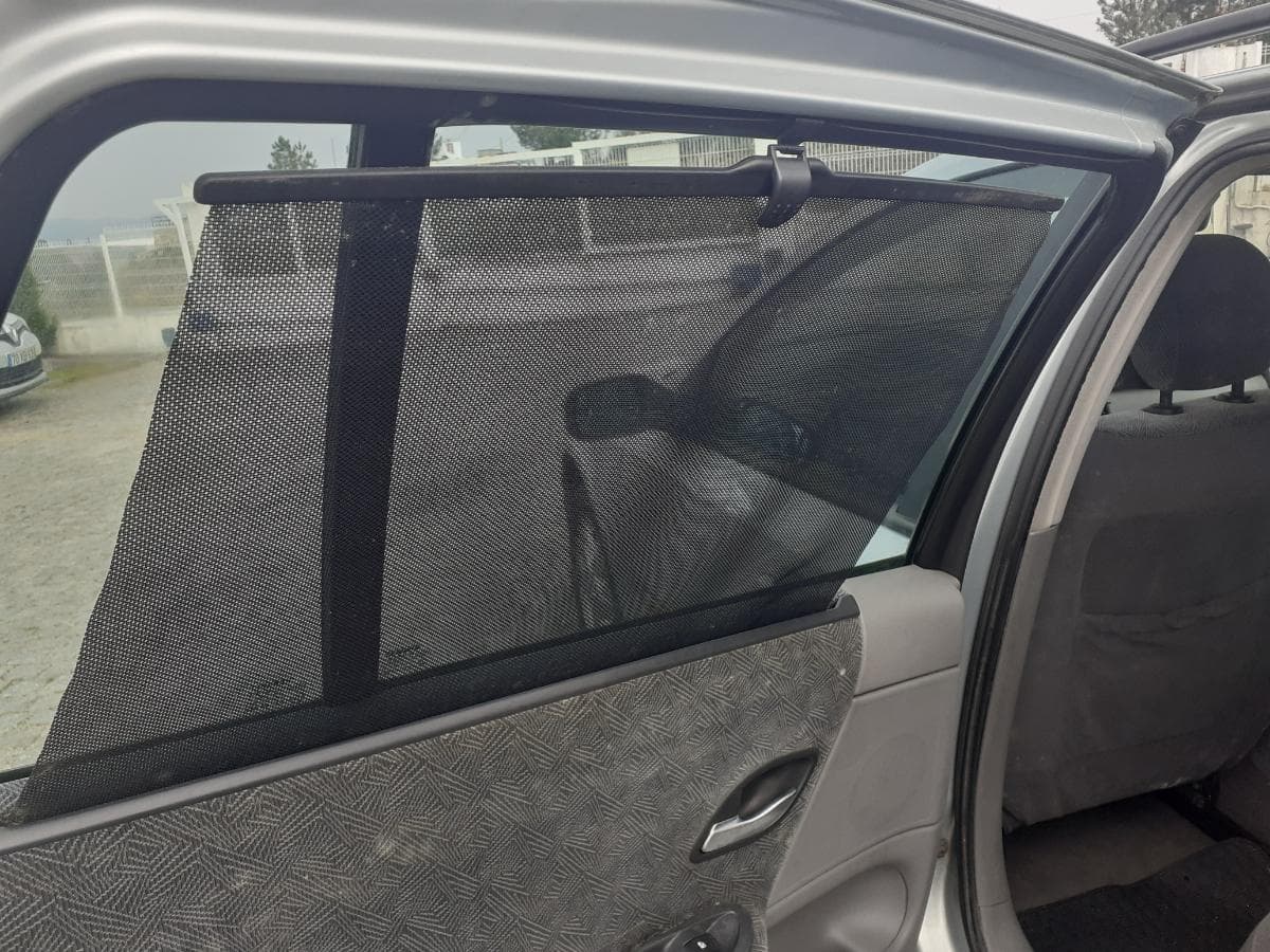 Renault Laguna 1.9 DCI · Ano 2001 — image 22