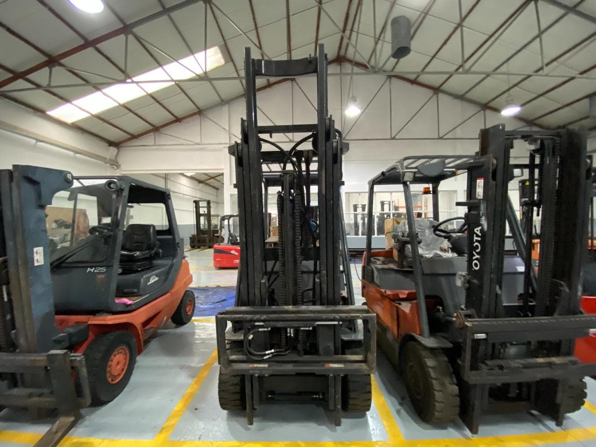 Electric Forklift — image 3
