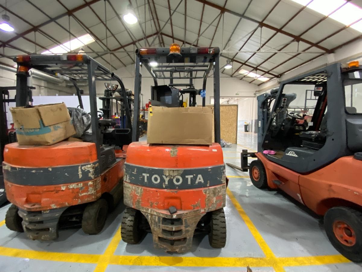 Electric Forklift — image 7