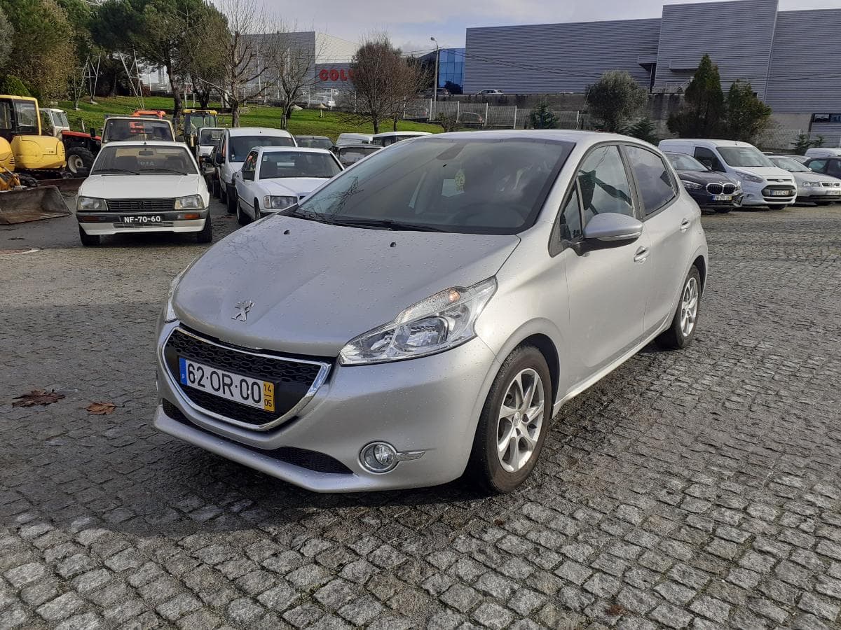 Peugeot 208 1.2 · Ano 2014 — imagem 3