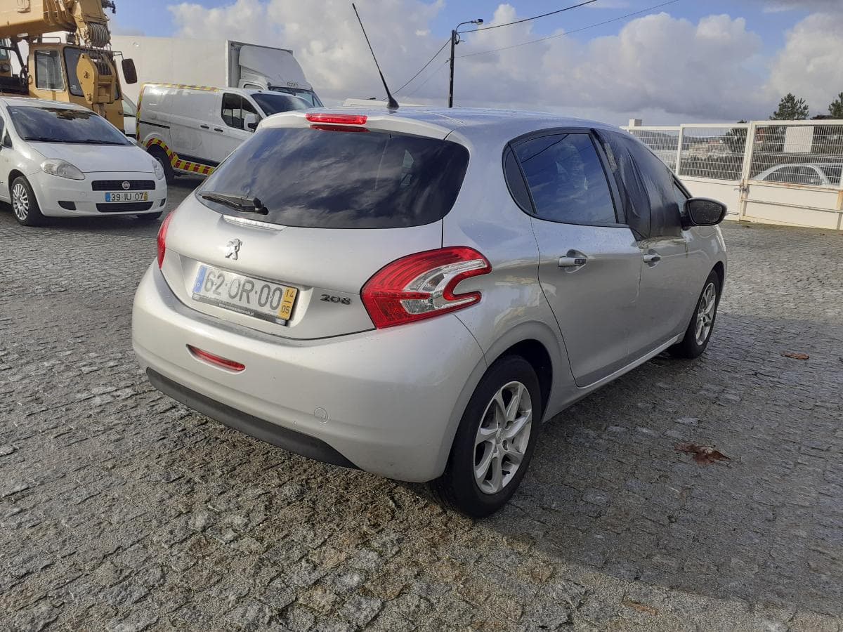 Peugeot 208 1.2 · Ano 2014 — imagem 6