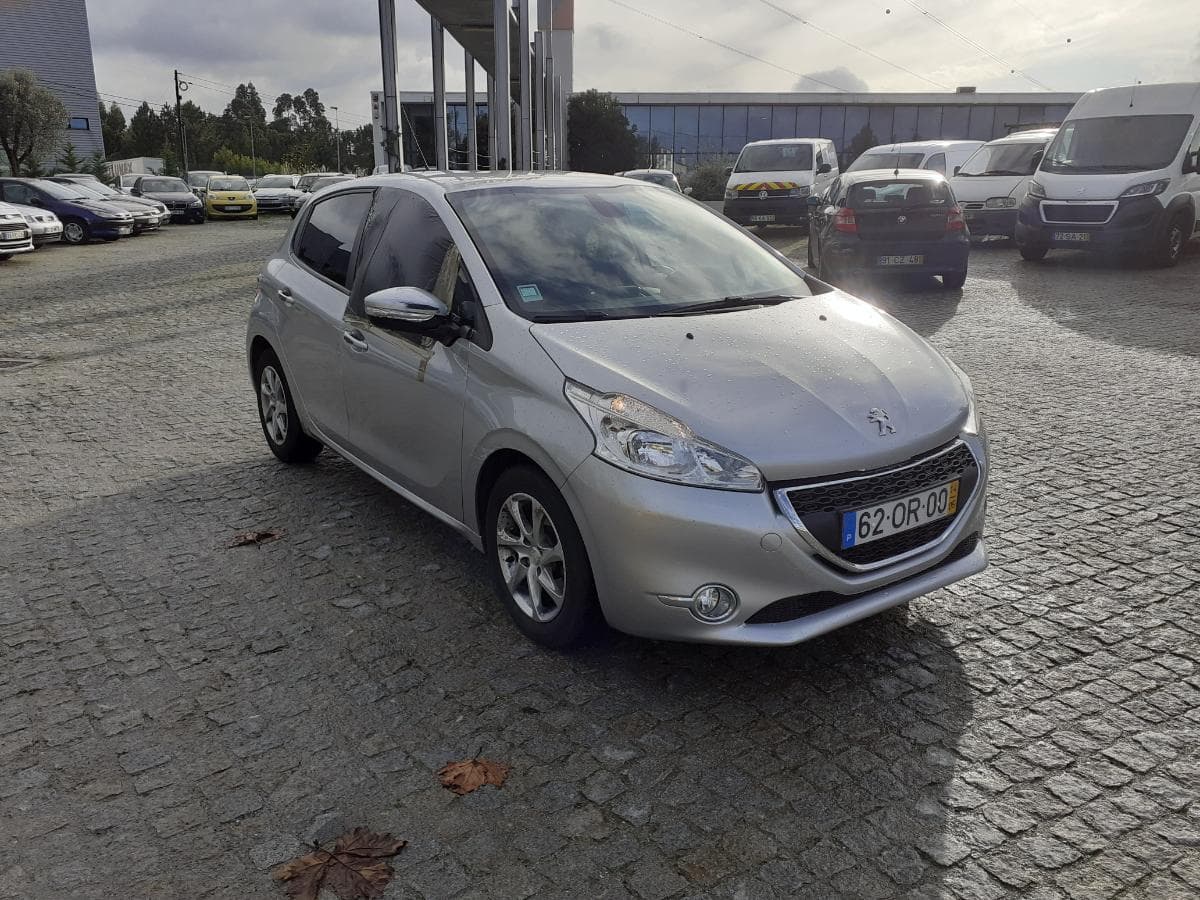 Peugeot 208 1.2 · Ano 2014 — imagem 1