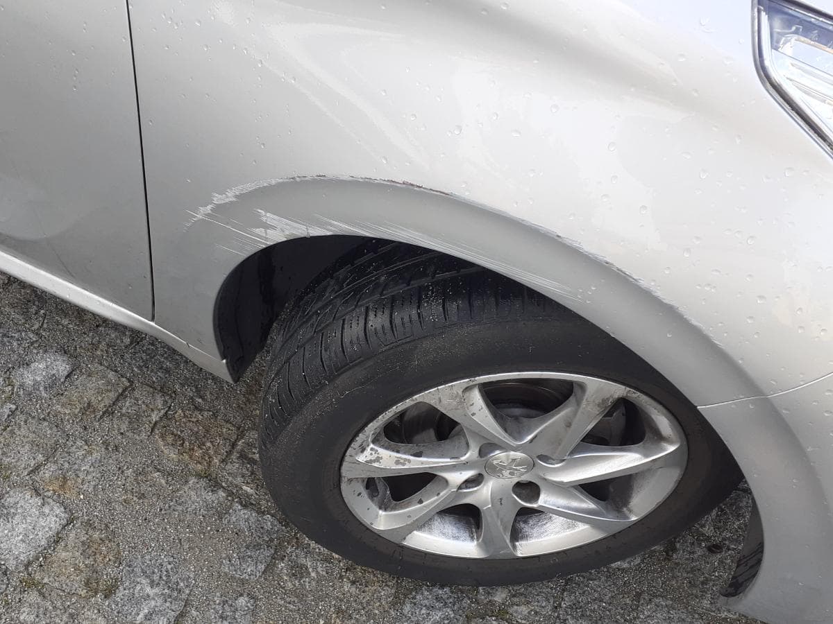 Peugeot 208 1.2 · Ano 2014 — imagem 10