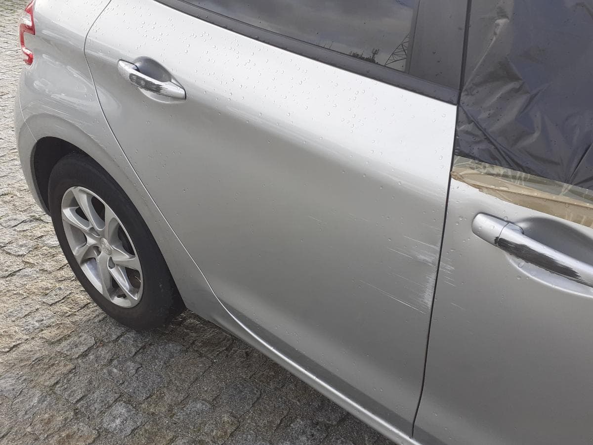 Peugeot 208 1.2 · Ano 2014 — imagem 9