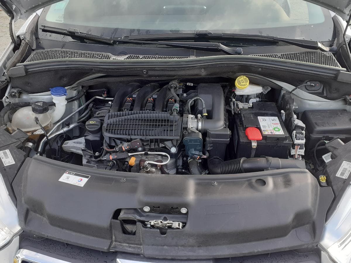 Peugeot 208 1.2 · Ano 2014 — imagem 11