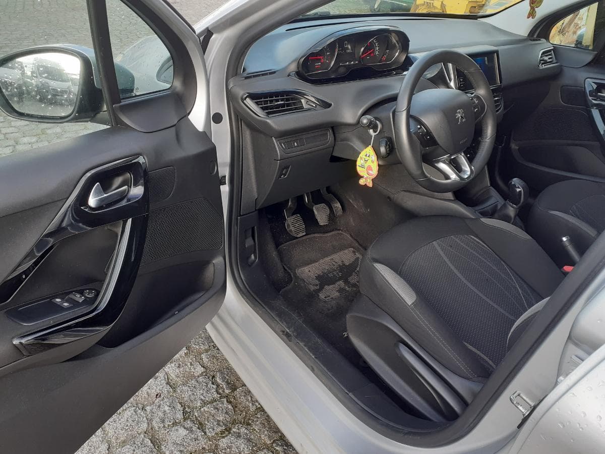 Peugeot 208 1.2 · Ano 2014 — imagem 15