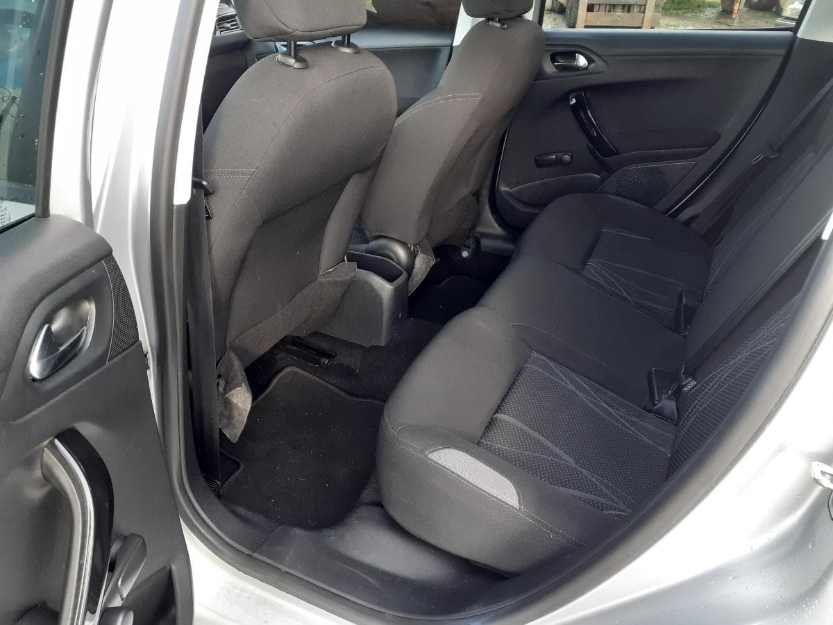 Peugeot 208 1.2 · Ano 2014 — imagem 16