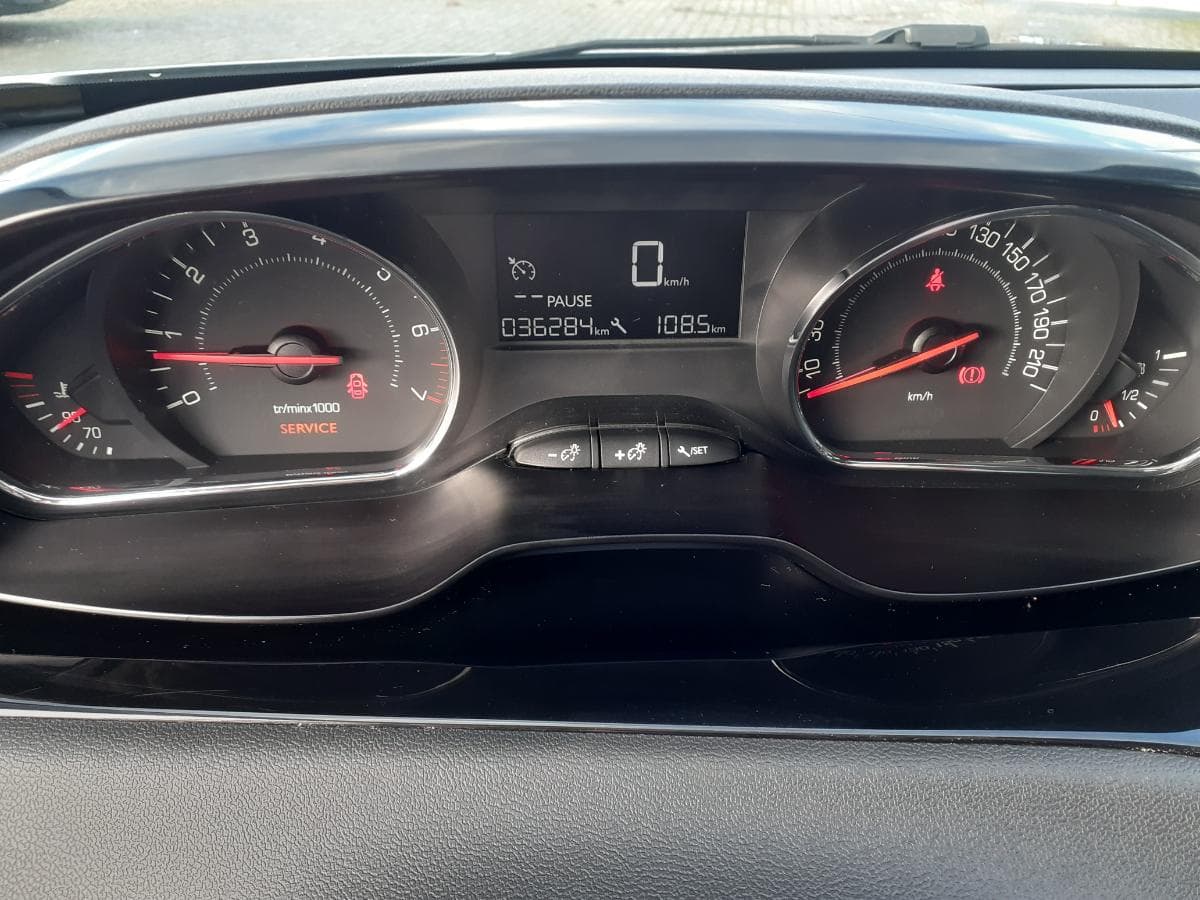 Peugeot 208 1.2 · Ano 2014 — imagem 22