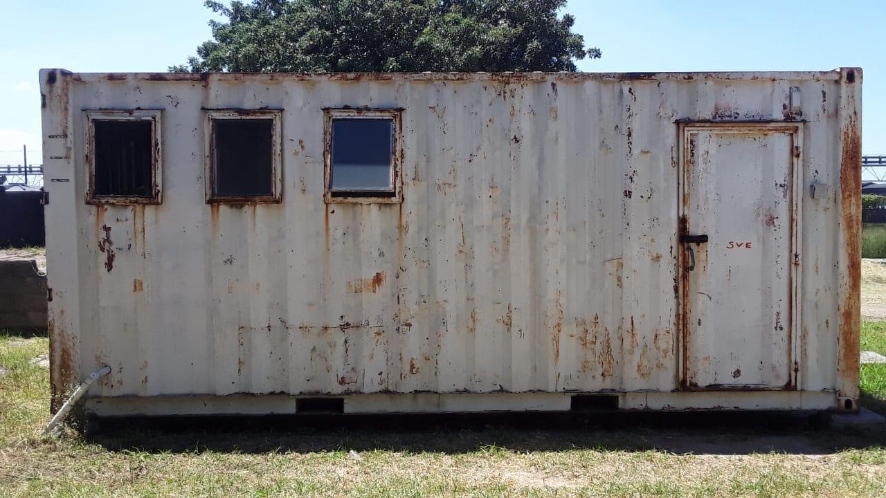 Um contentor wc ·