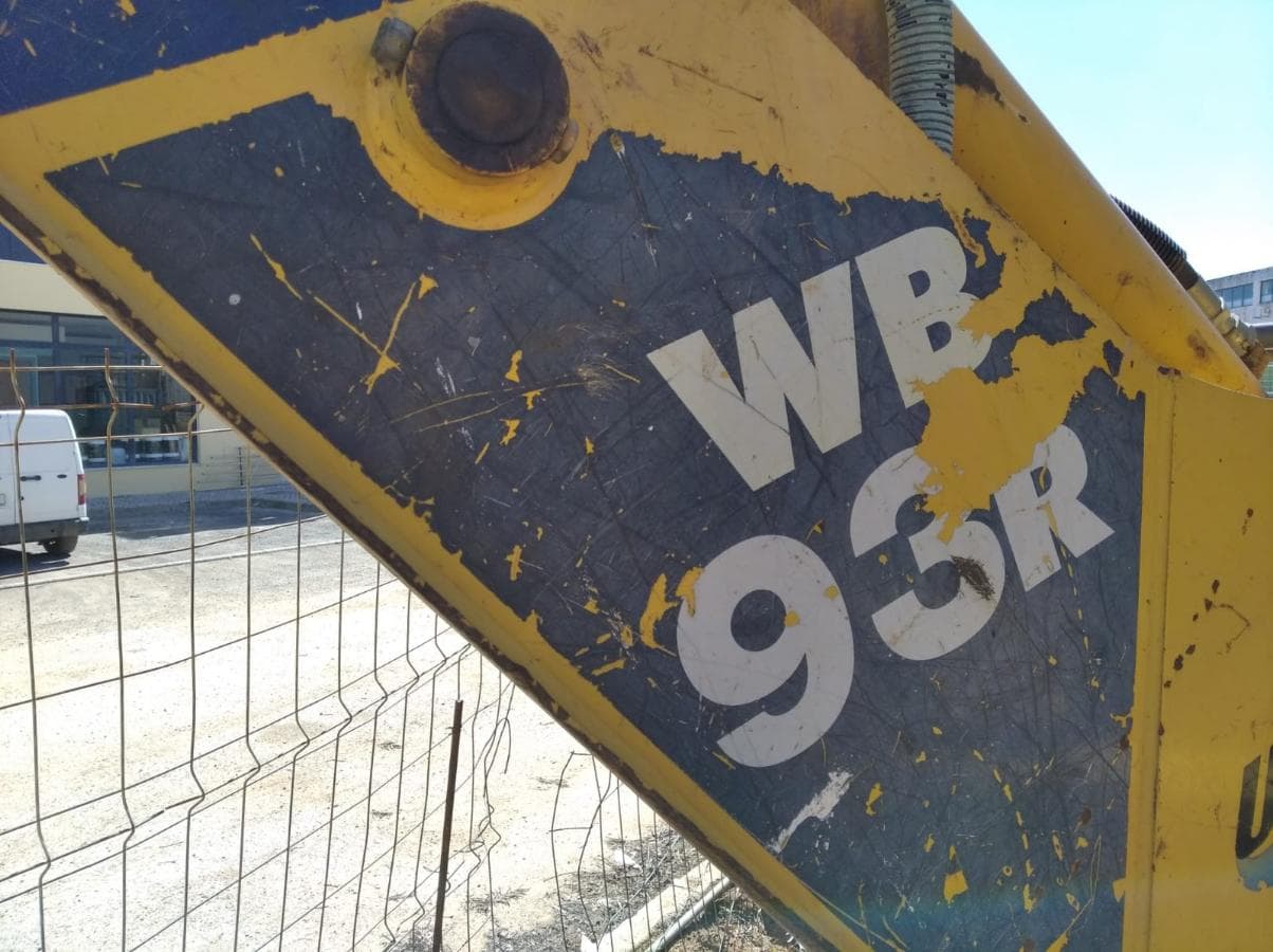 Retroescavadora Komatsu WB 93R — imagen 13