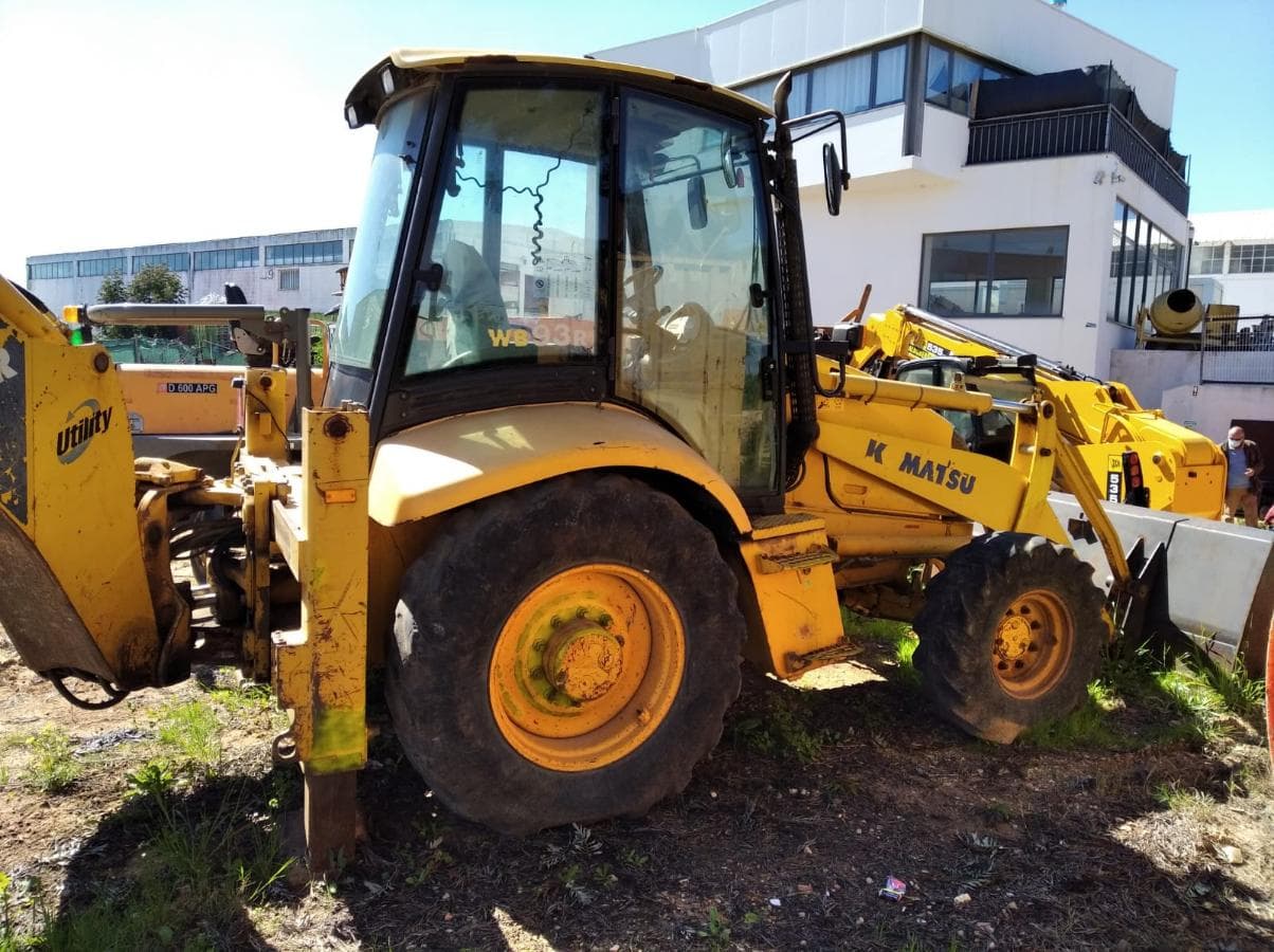 Retroescavadora Komatsu WB 93R — imagen 4