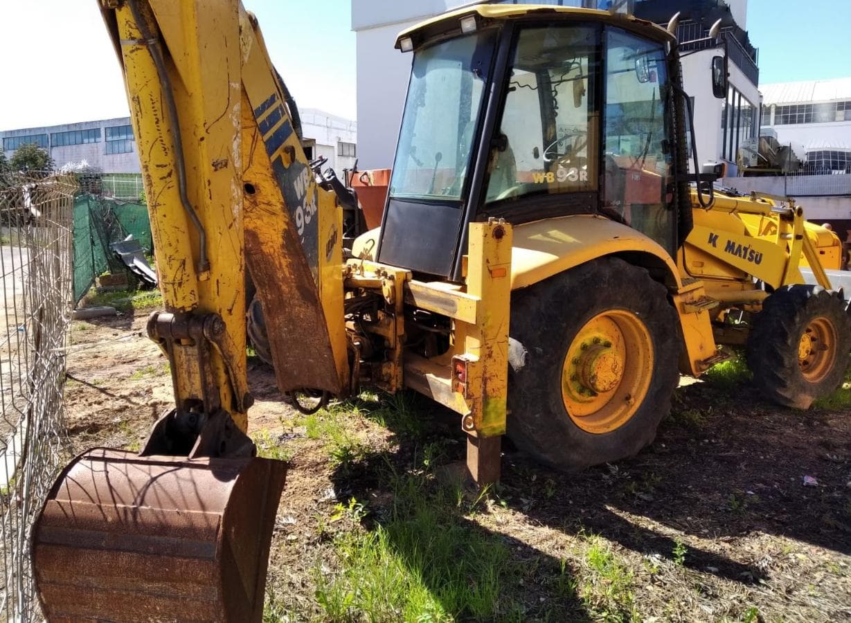 Retroescavadora Komatsu WB 93R — imagen 3