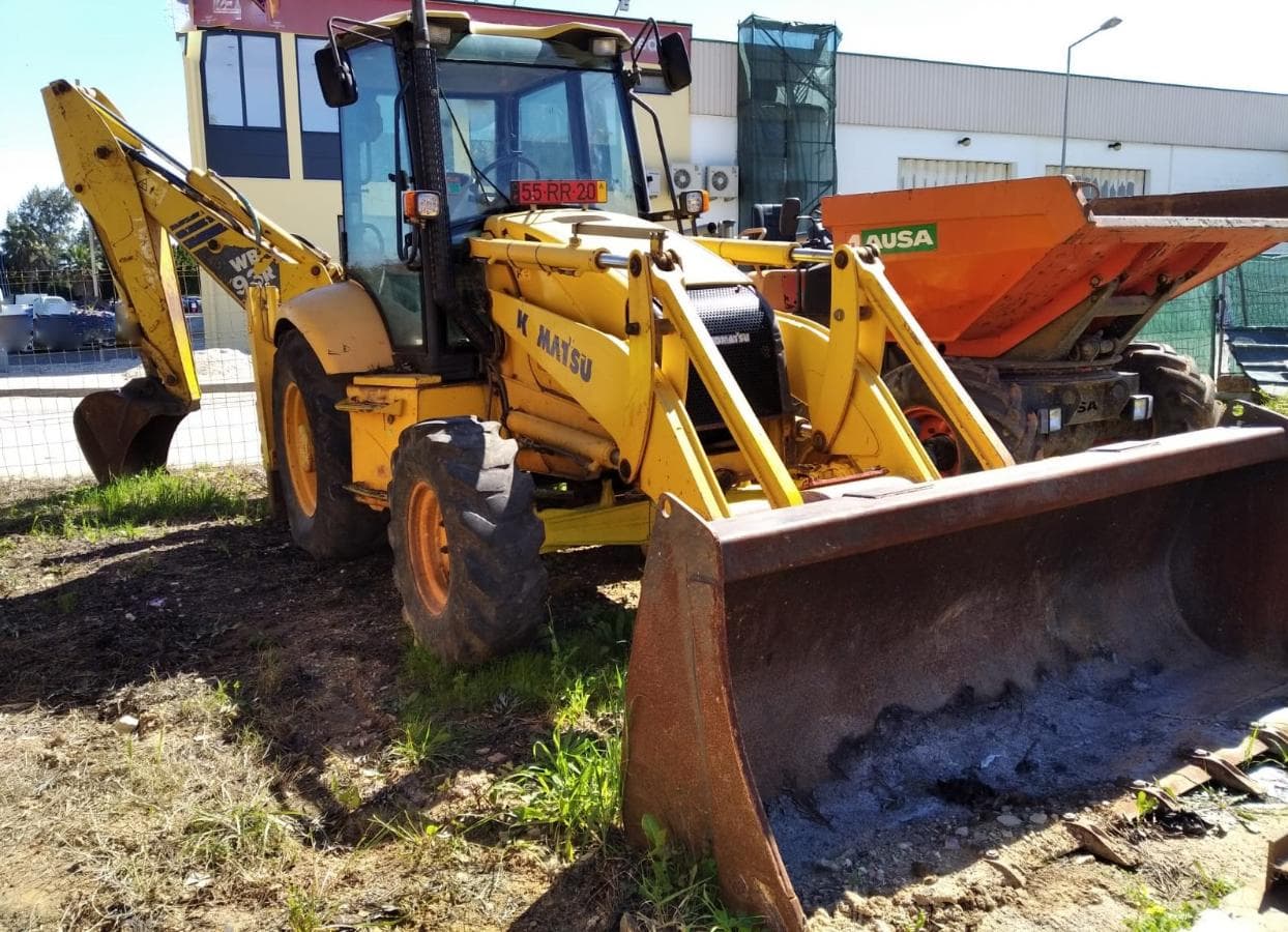 Retroescavadora Komatsu WB 93R — imagen 1