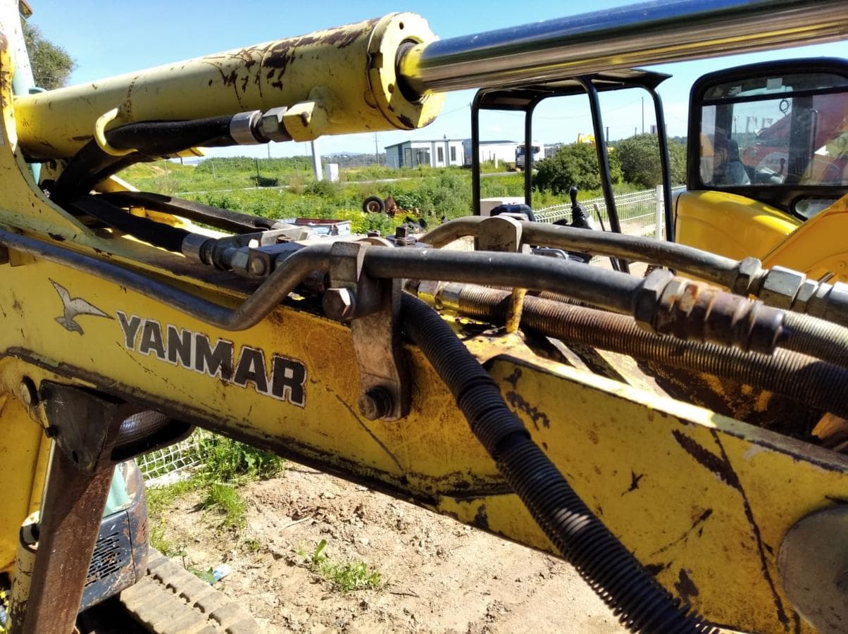 Mini Escavadora Yanmar 2.2 ton — image 5