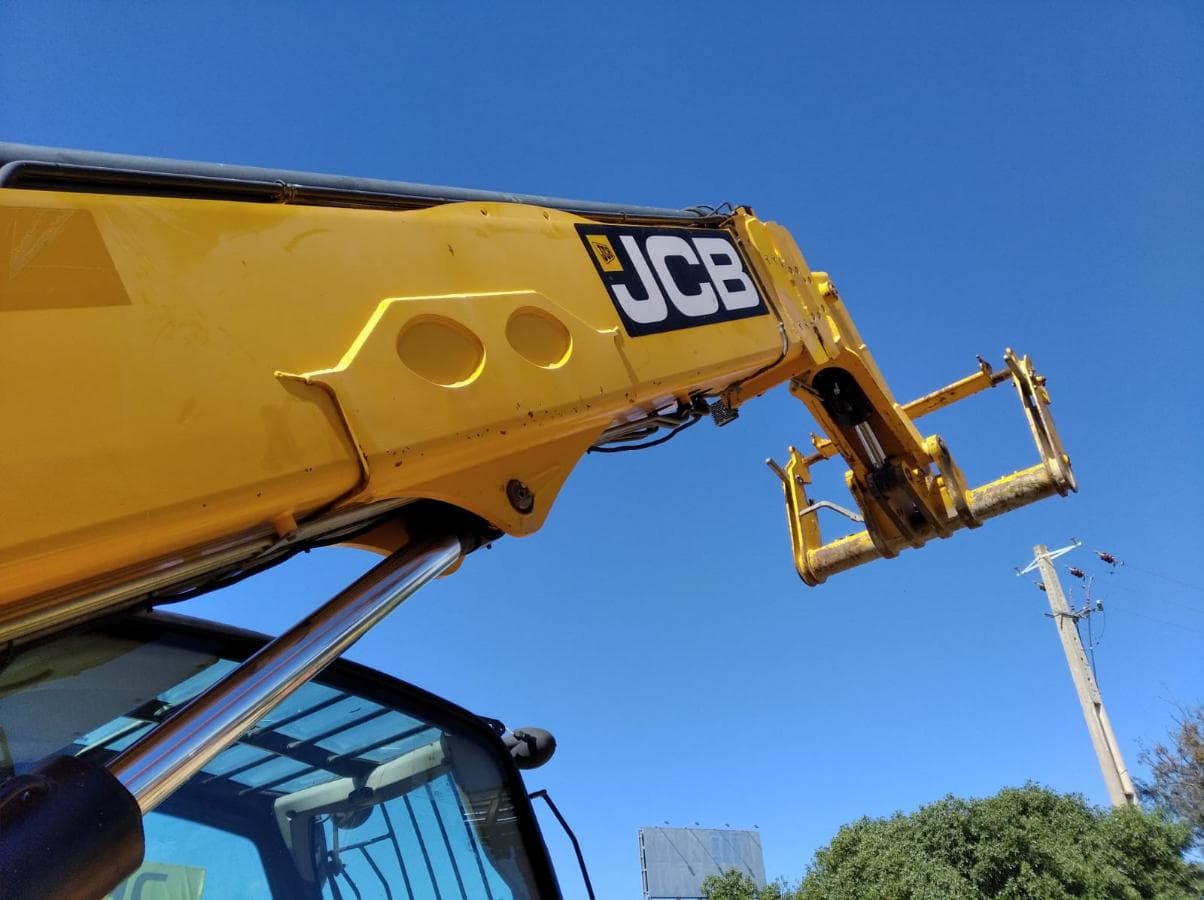Máquina telescópica 17 m JCB — image 5