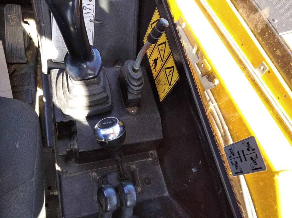Máquina telescópica 17 m JCB — image 7