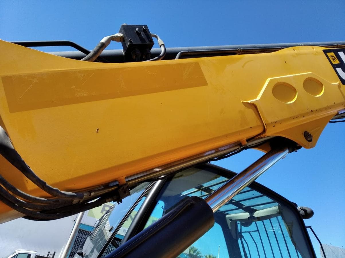 Máquina telescópica 17 m JCB — image 8