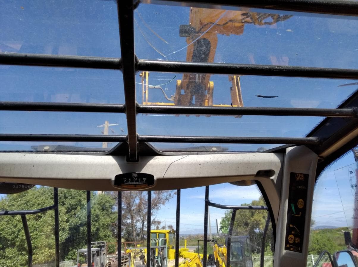 Máquina telescópica 17 m JCB — image 17
