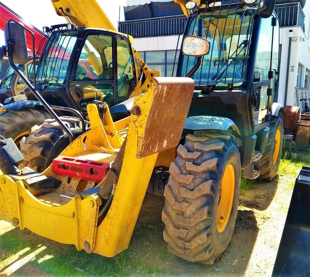 Máquina telescópica 17 m JCB — image 3