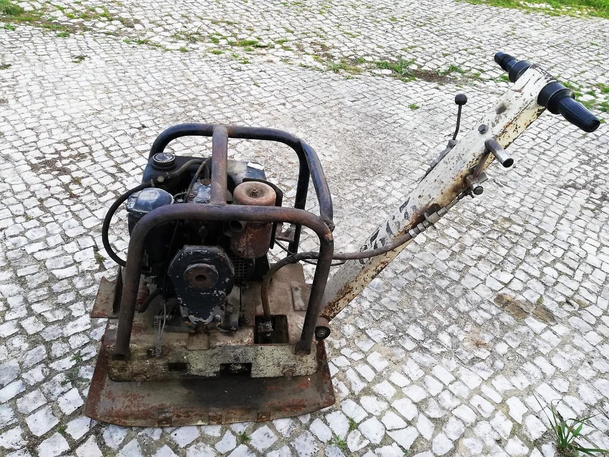 Máquina placa vibratória — imagem 1