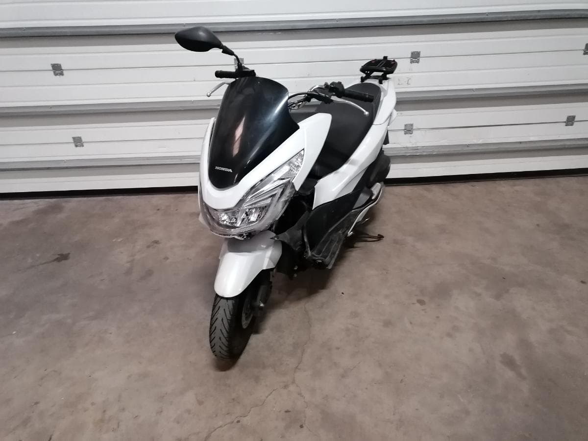 Honda PCX — imagen 1