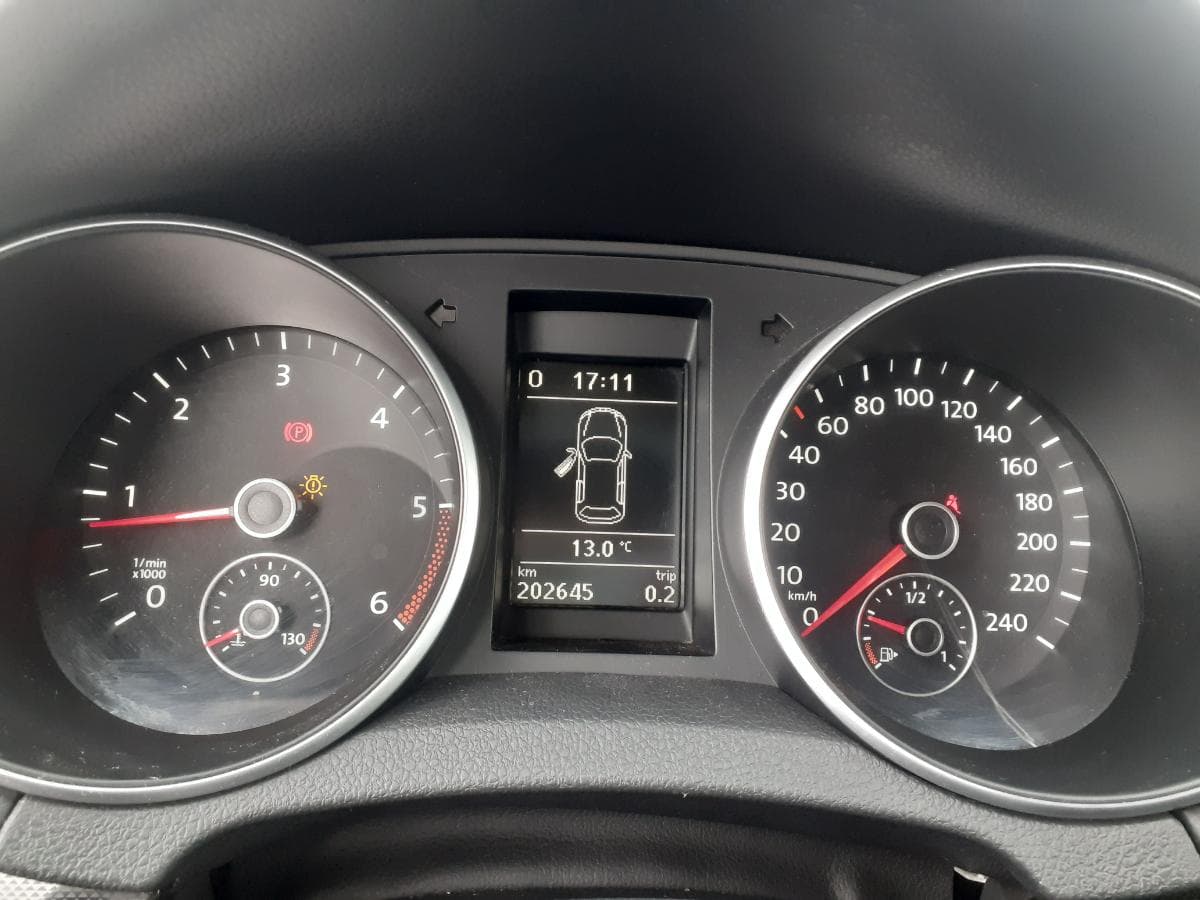 Volkswagen Golf 1.6 TDI · Ano 2013 — imagem 23
