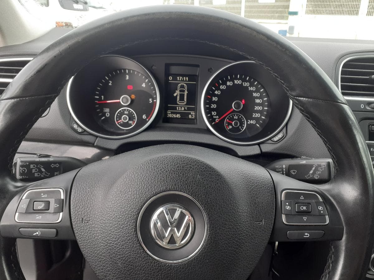 Volkswagen Golf 1.6 TDI · Ano 2013 — imagem 25