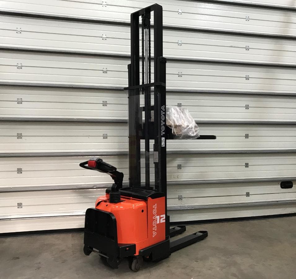 Stacker Toyota 7J M12 · Ano 2007 — imagem 3