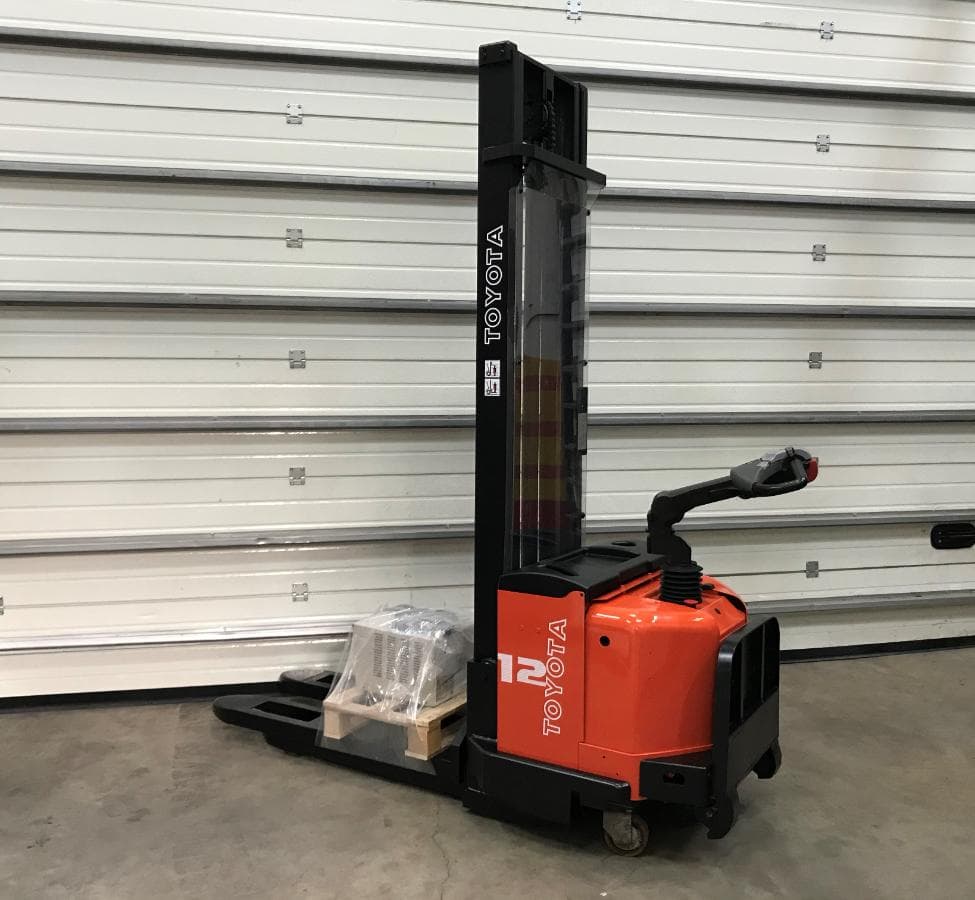 Stacker Toyota 7J M12 · Ano 2007 — imagem 4