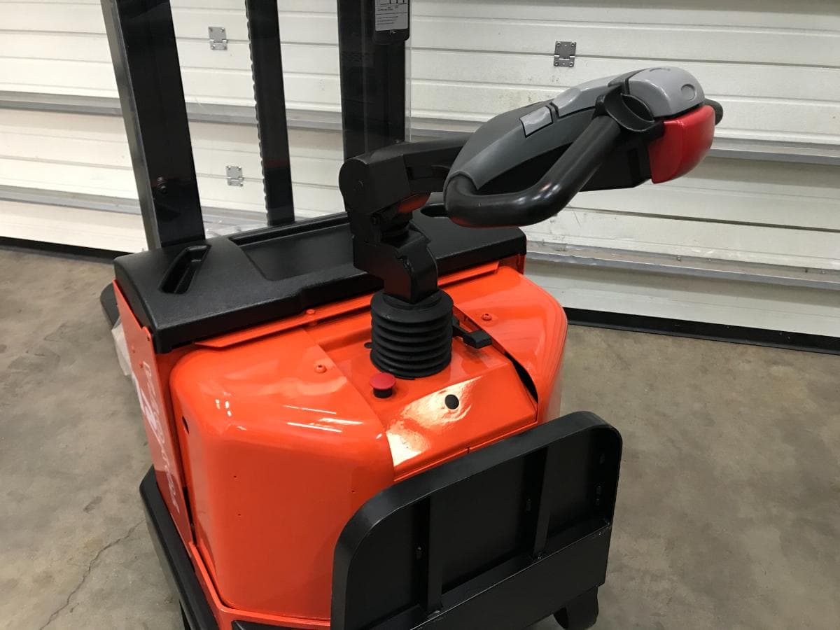 Stacker Toyota 7J M12 · Ano 2007 — imagem 7
