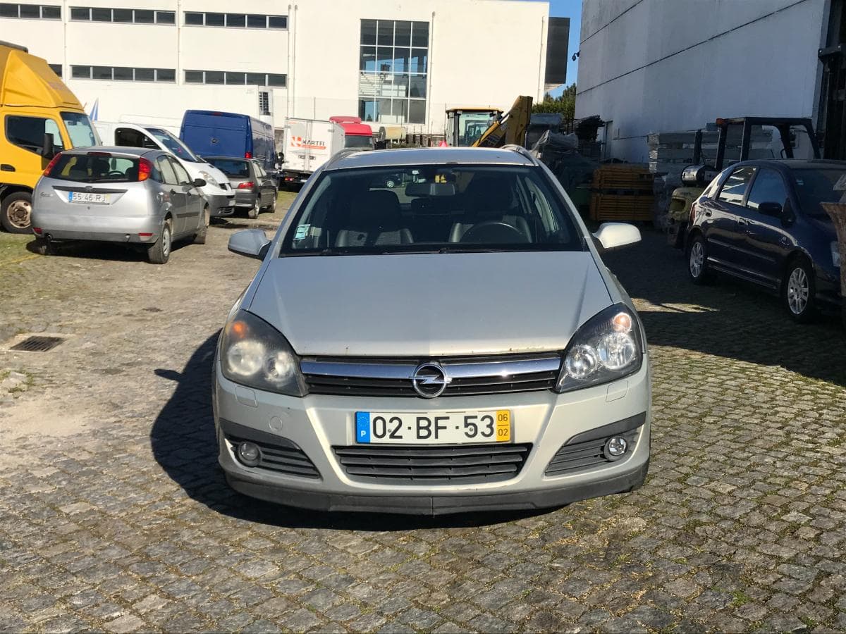 OPEL ASTRA 1.3 CDTI  · Ano 2006 — imagem 2