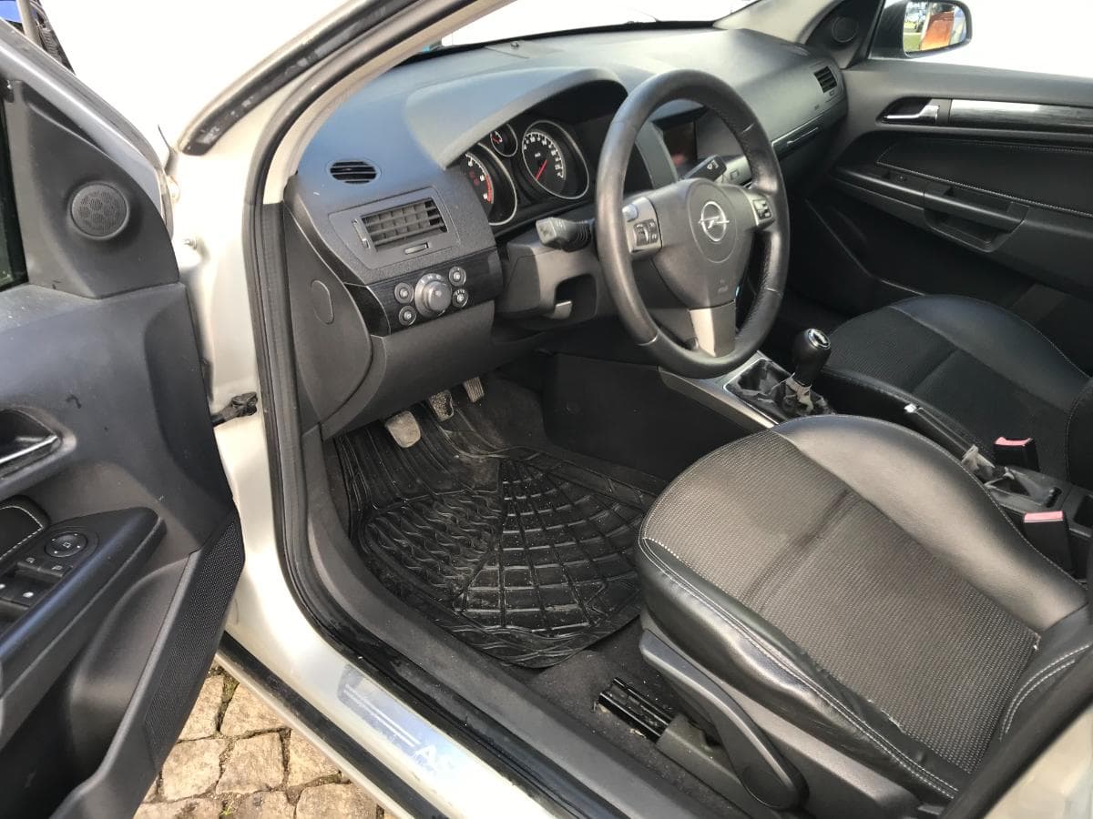 OPEL ASTRA 1.3 CDTI  · Ano 2006 — imagem 15