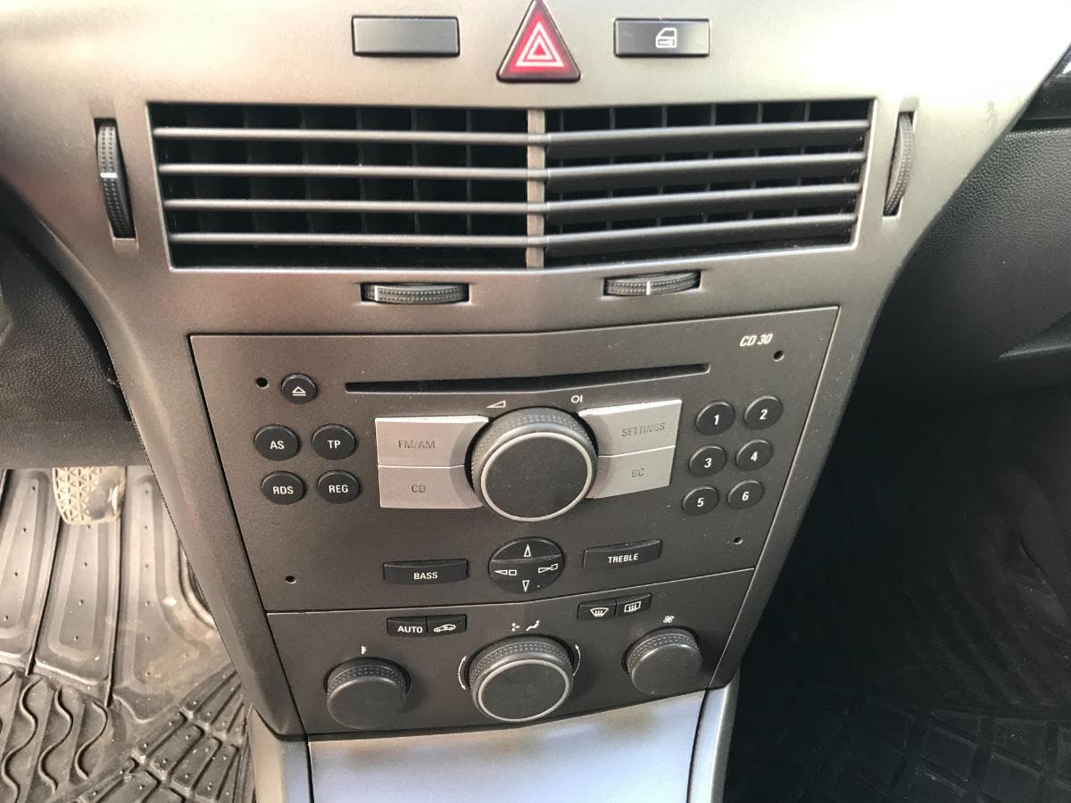 OPEL ASTRA 1.3 CDTI  · Ano 2006 — imagem 16