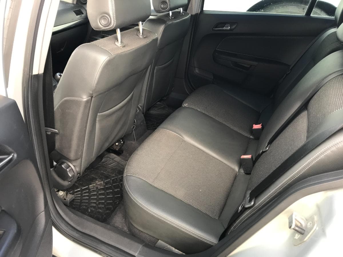 OPEL ASTRA 1.3 CDTI  · Ano 2006 — imagem 17