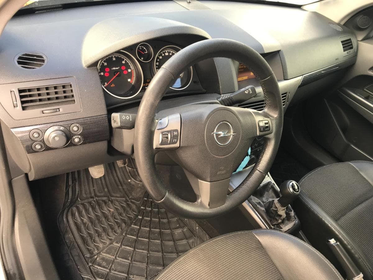 OPEL ASTRA 1.3 CDTI  · Ano 2006 — imagem 18