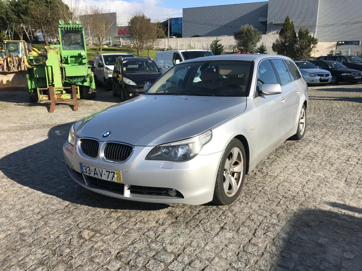 BMW 535D Touring · Ano 2005 — imagem 1
