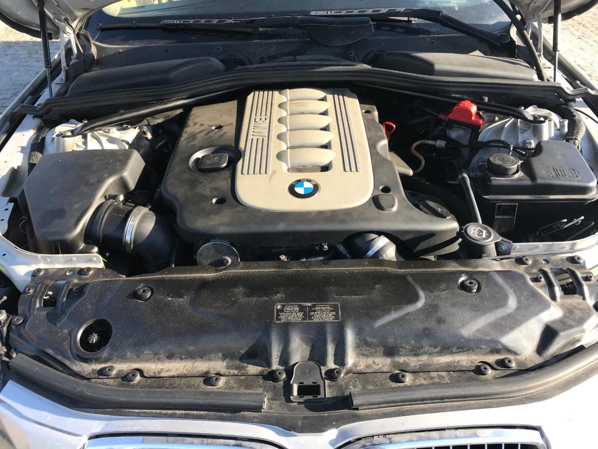 BMW 535D Touring · Ano 2005 — imagem 9