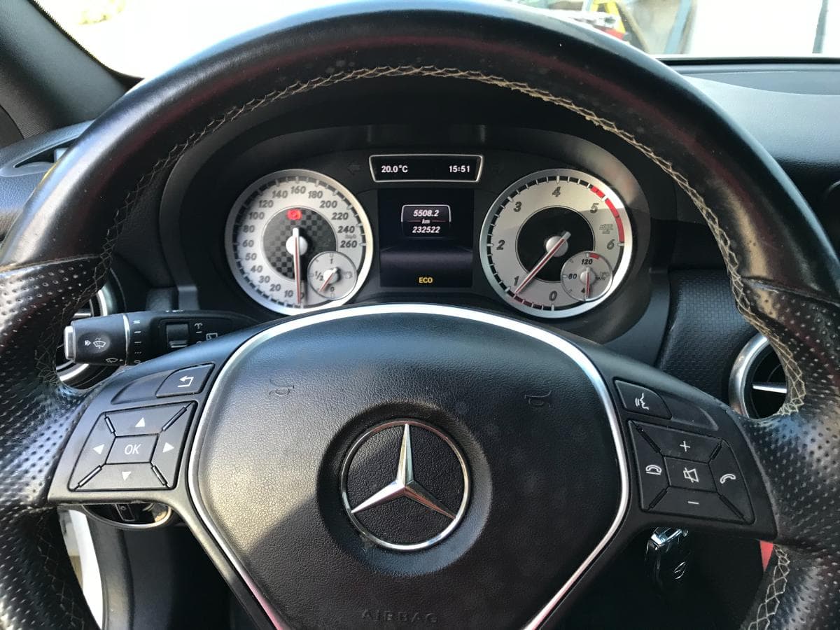Mercedes-Benz A160D · Ano 2013 70-TN-25 — imagem 23