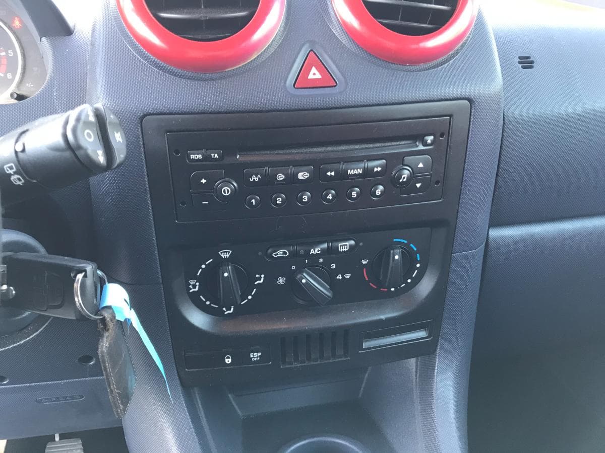 Peugeot 1007 1.4 HDI · Ano 2006 — imagen 13