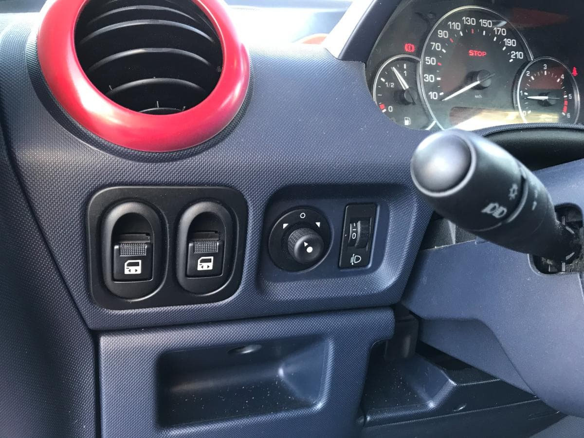 Peugeot 1007 1.4 HDI · Ano 2006 — imagen 19